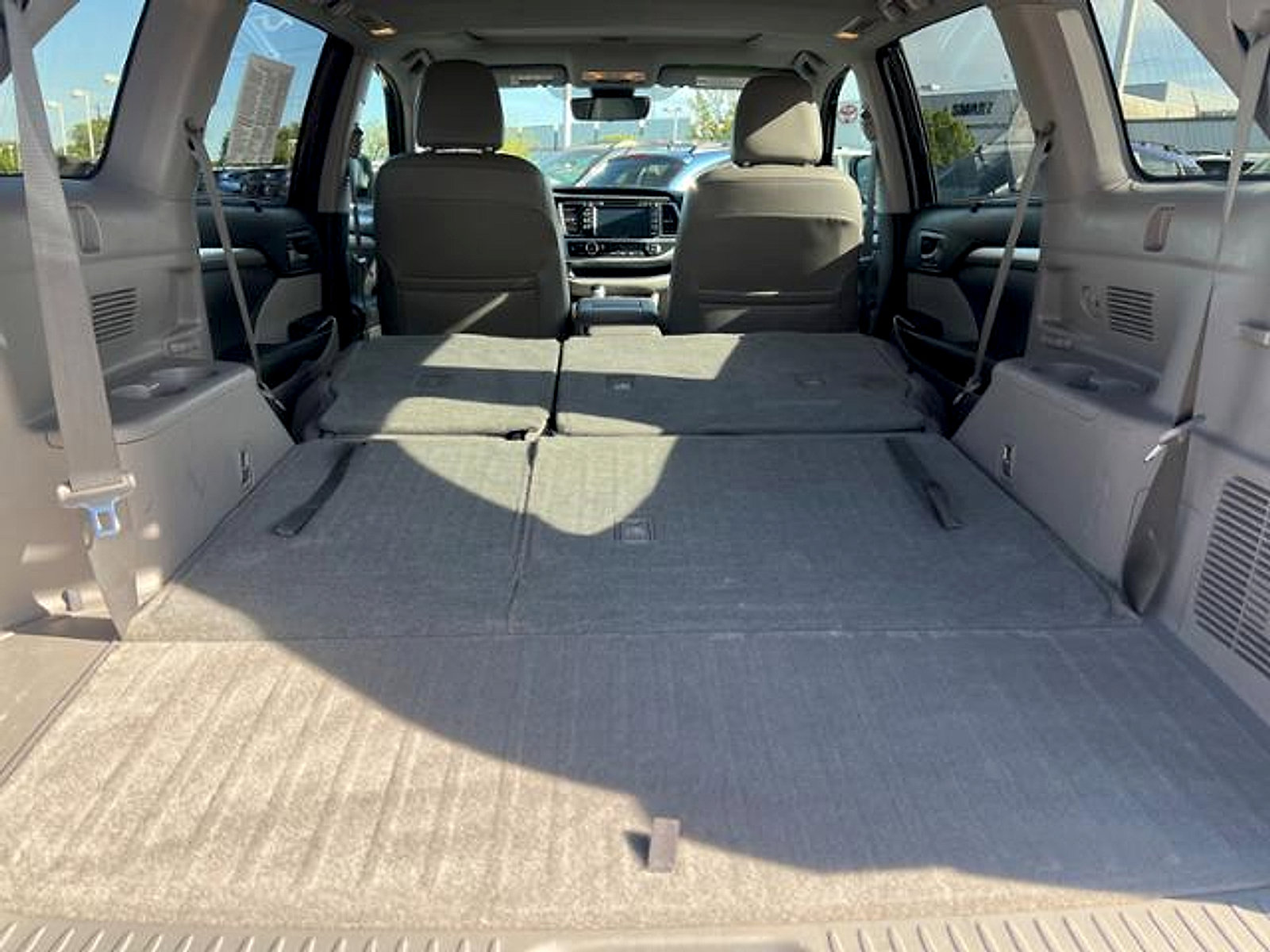 Used 2018 Toyota Highlander XLE AWD/4WD image 13
