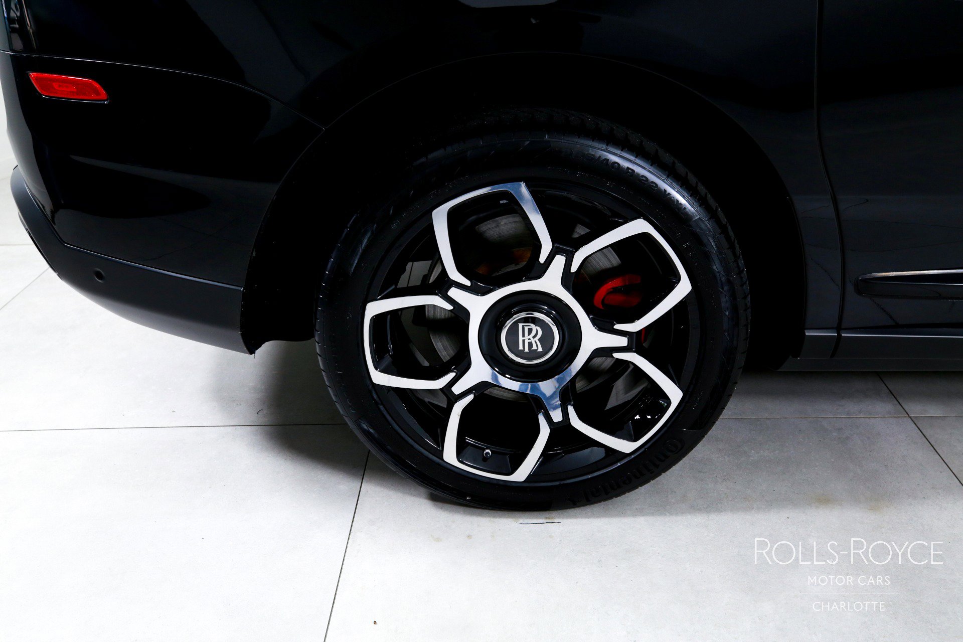 Used 2021 Rolls-Royce Cullinan Black Badge AWD/4WD image 40