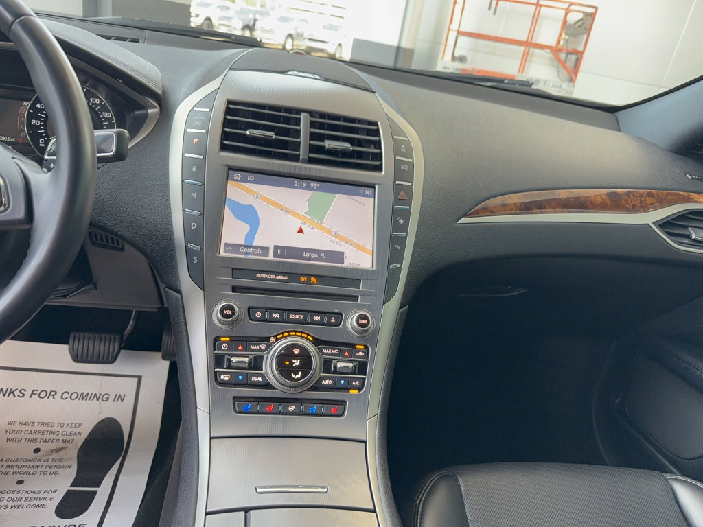 Used 2019 Lincoln MKZ Reserve FWD image 23