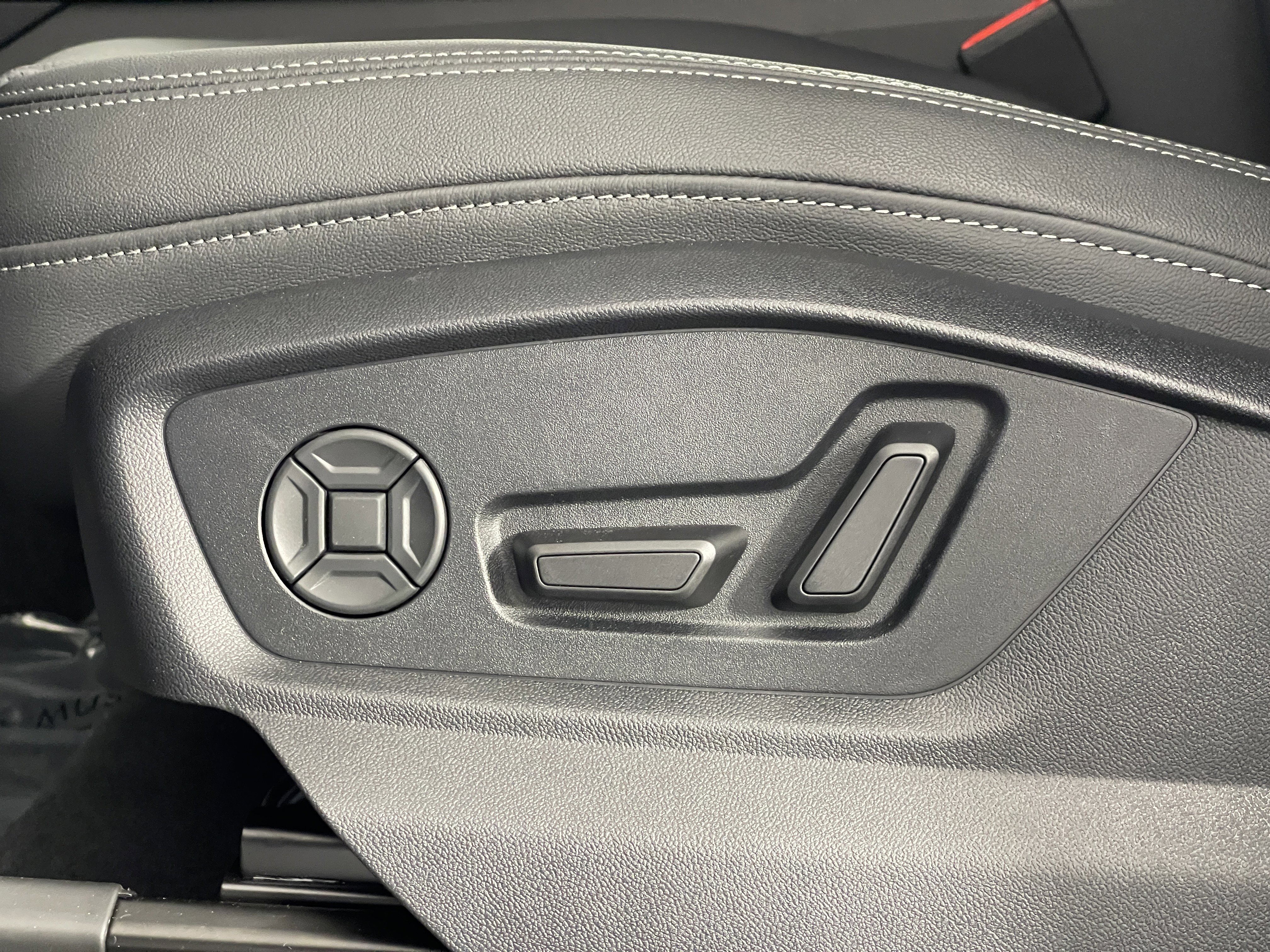 New 2025 Audi Q8 Premium Plus image 22
