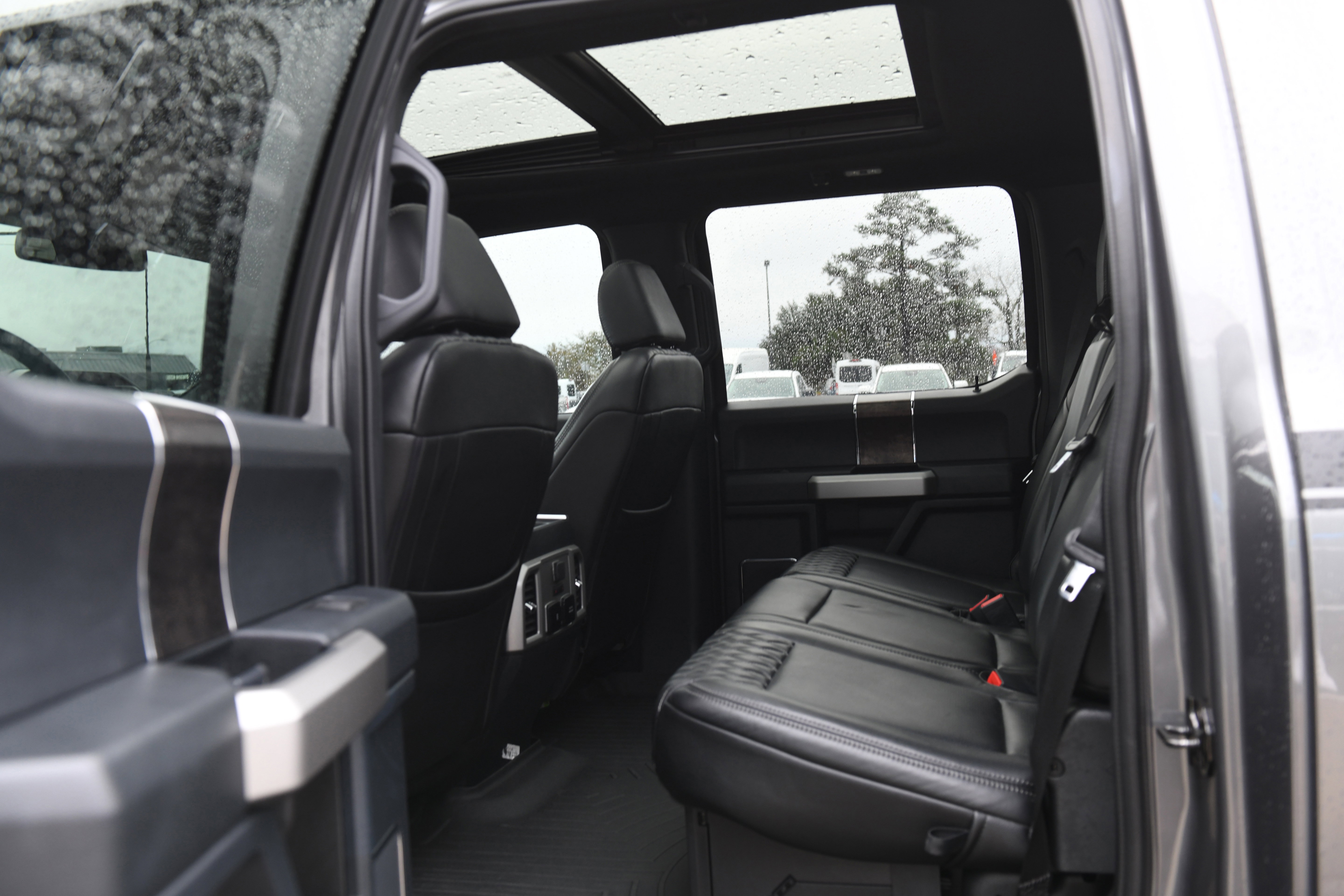 Used 2022 Ford F250 Lariat w/ Black Appearance Package image 38