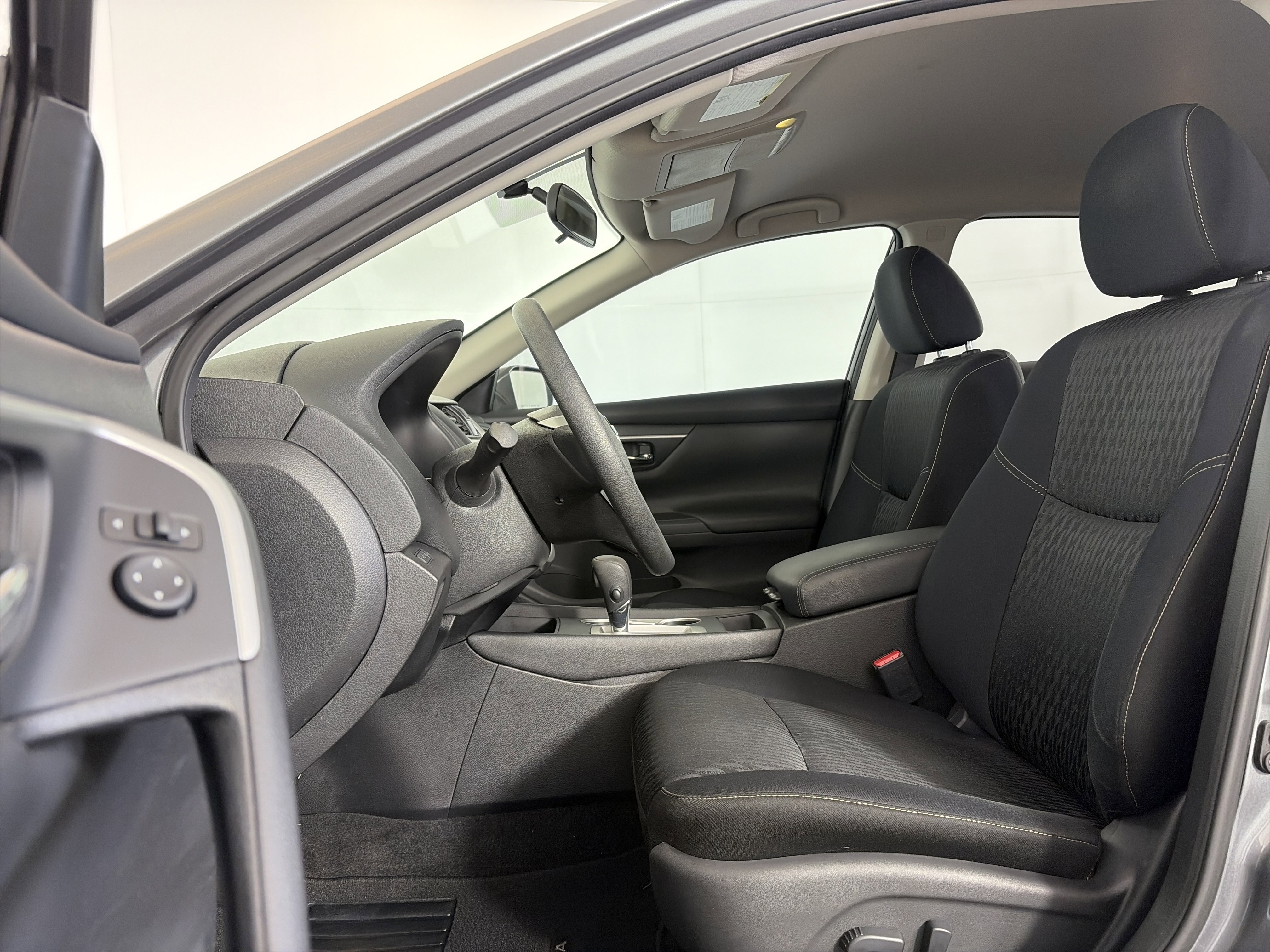 Used 2018 Nissan Altima 2.5 S w/ S Convenience Package image 7