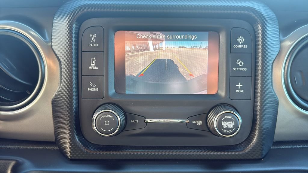 Used 2020 Jeep Gladiator Sport image 26