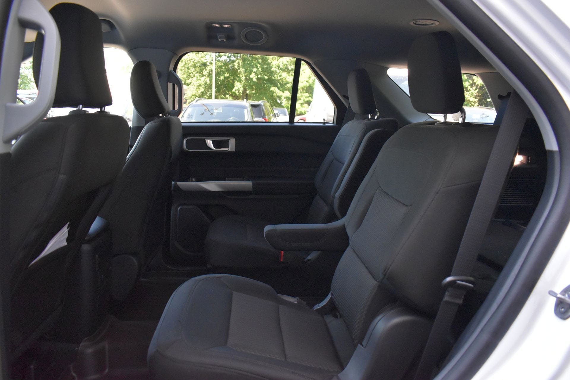 Used 2022 Ford Explorer XLT AWD/4WD image 16
