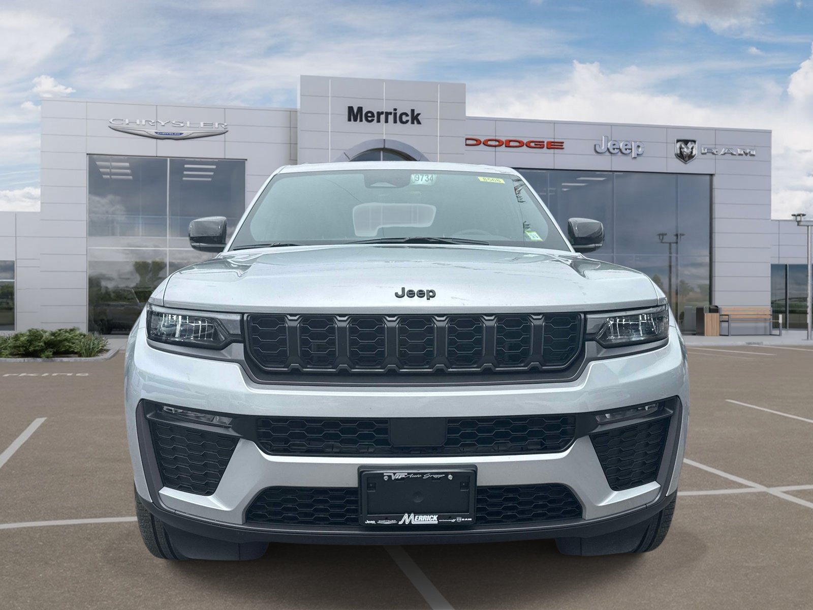 Used 2026 Jeep Grand Cherokee Limited w/ Limited Altitude Package AWD/4WD video 3