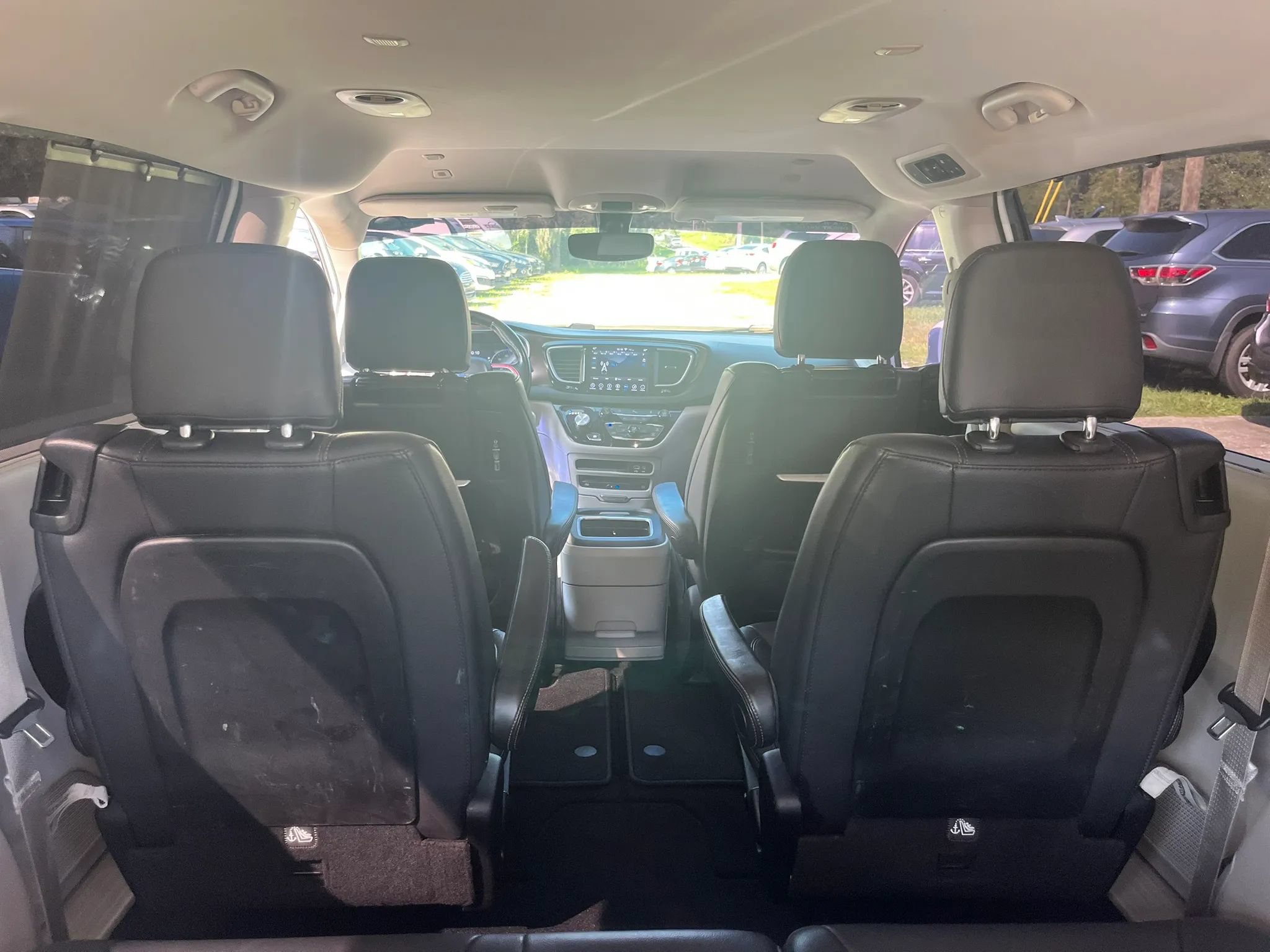 Used 2018 Chrysler Pacifica Touring-L Plus FWD image 32