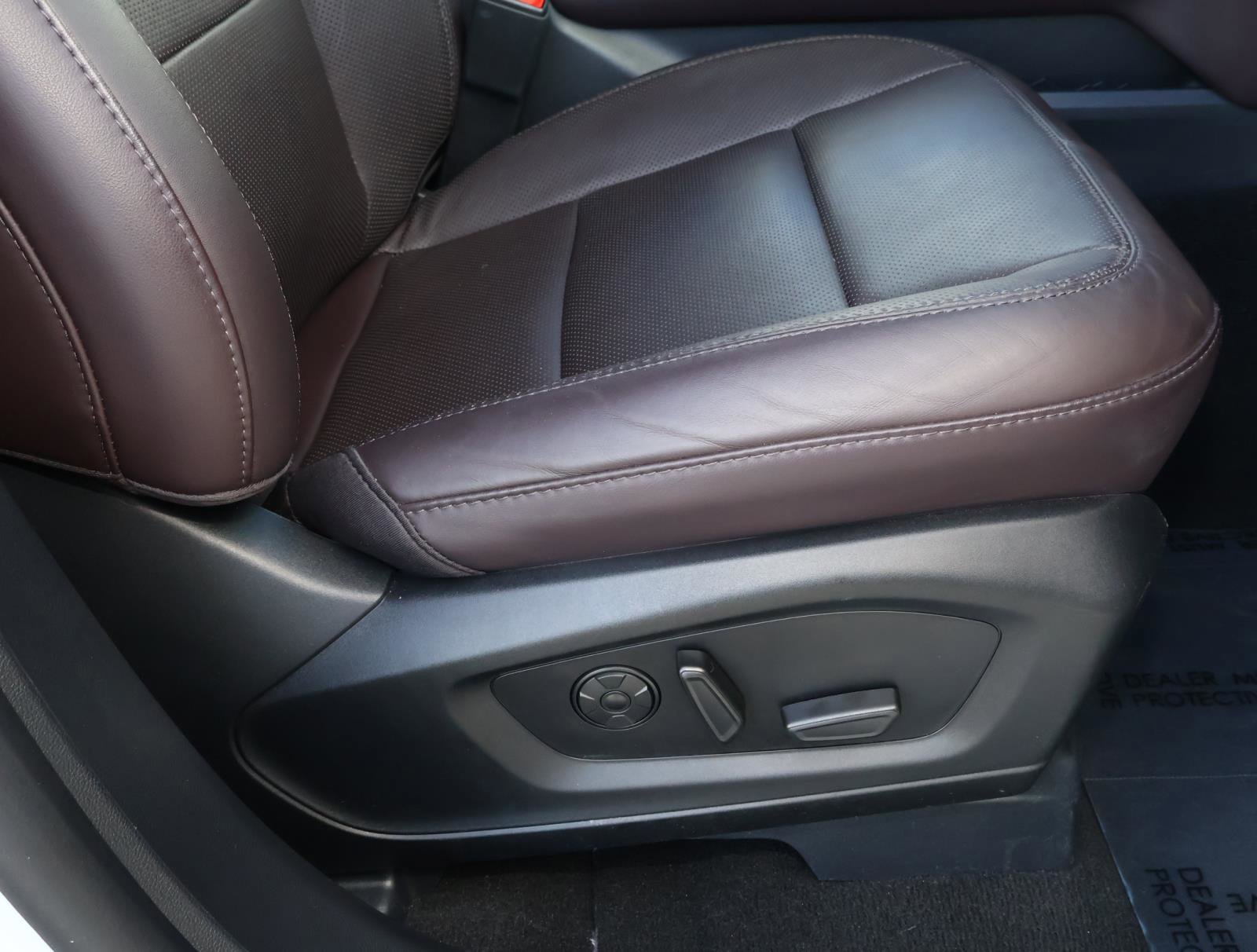 Used 2025 Ford Explorer Platinum w/ LUX Leather Package image 22