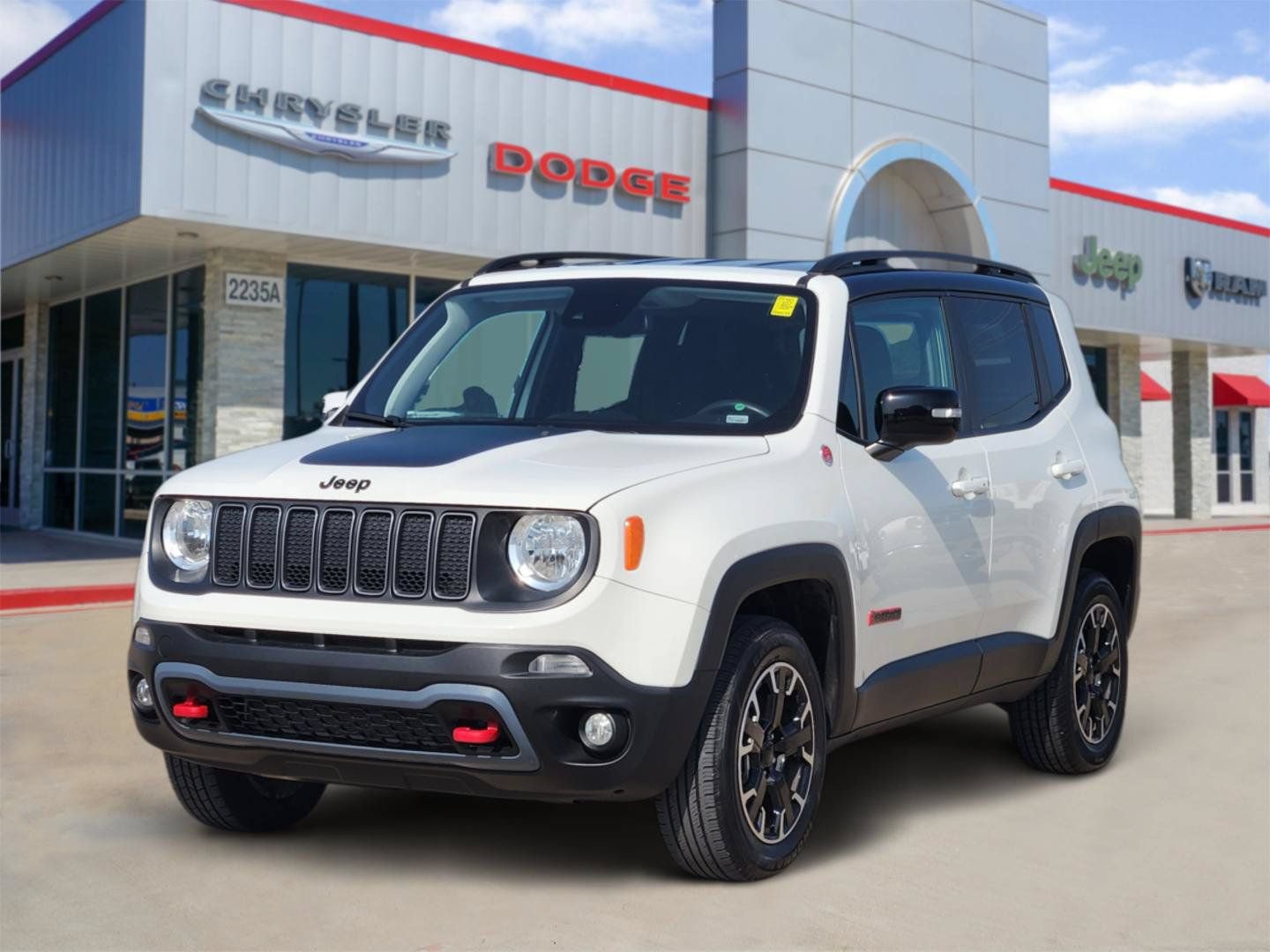 Used 2023 Jeep Renegade Trailhawk AWD/4WD image 2