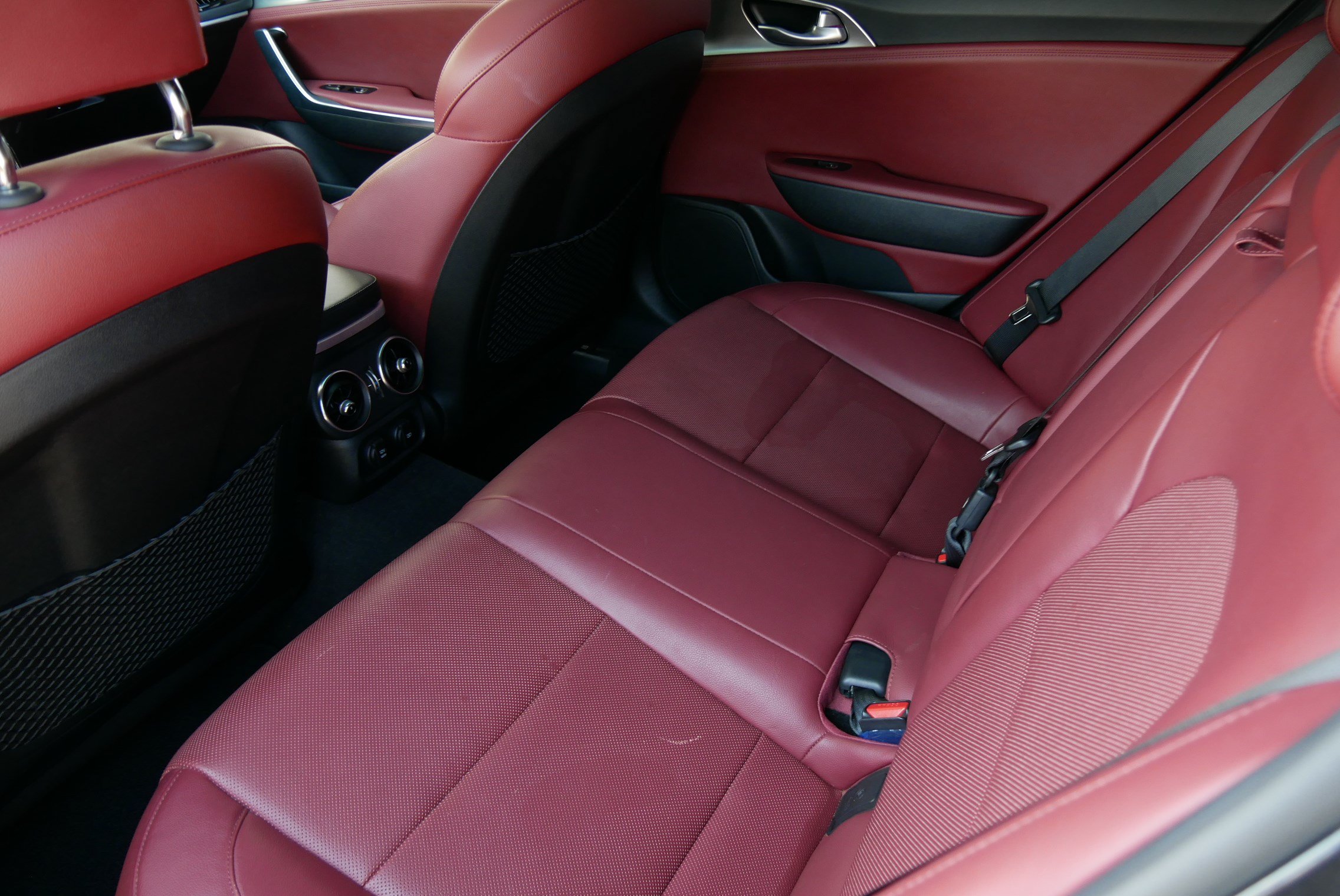 Used 2022 Kia Stinger GT1 w/ Red Interior Color Package RWD image 12