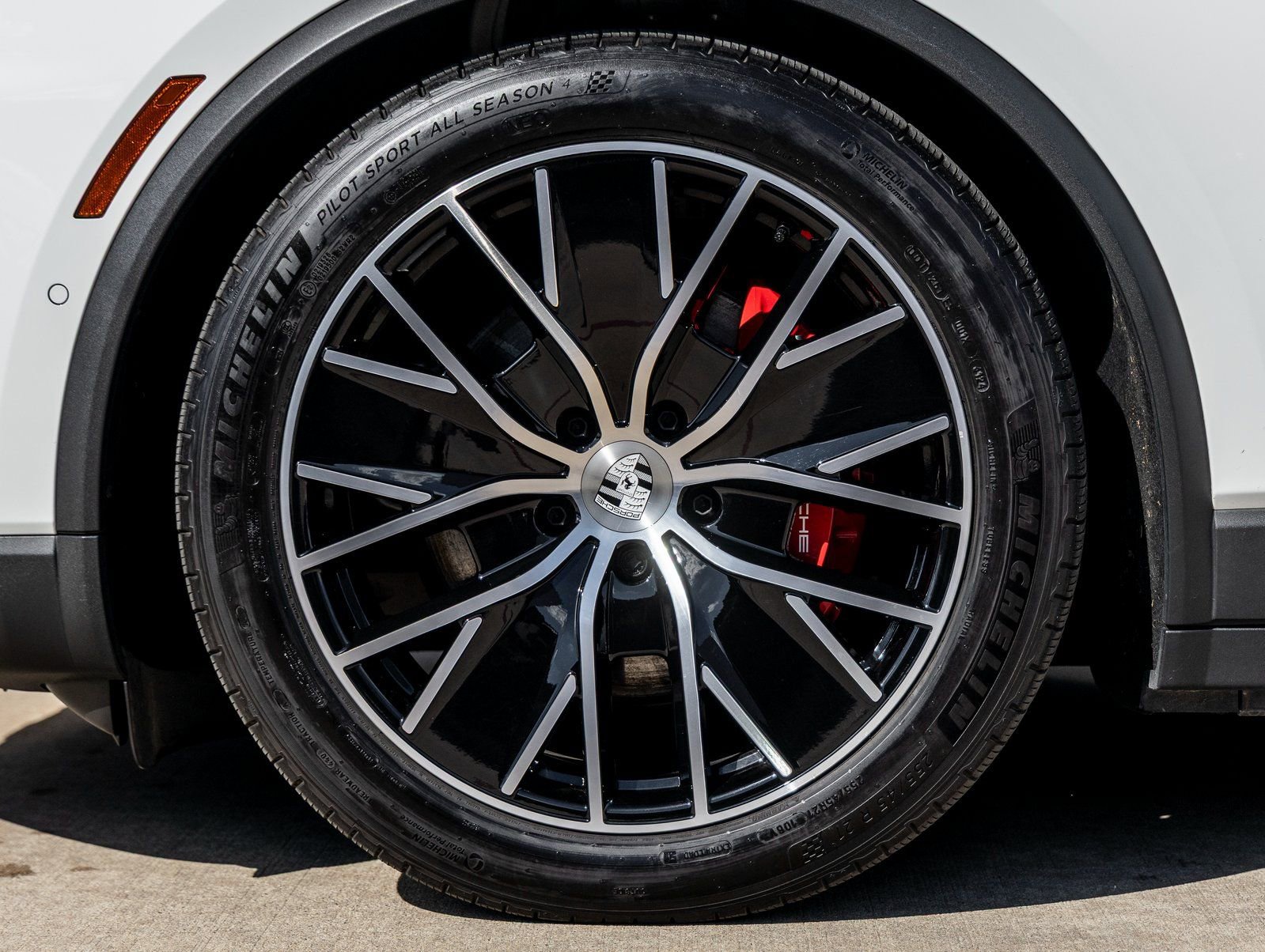 Certified 2025 Porsche Macan 4S Electric image 13