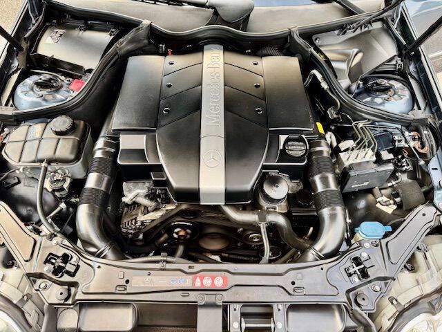 Used 2005 Mercedes-Benz CLK 320 Coupe image 12