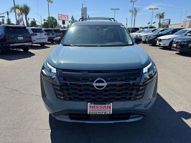 New 2026 Nissan Pathfinder SL image 2