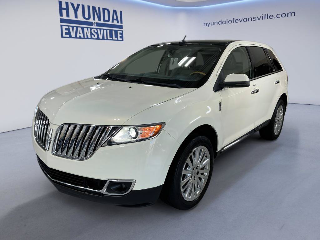 Used 2012 Lincoln MKX AWD image 2
