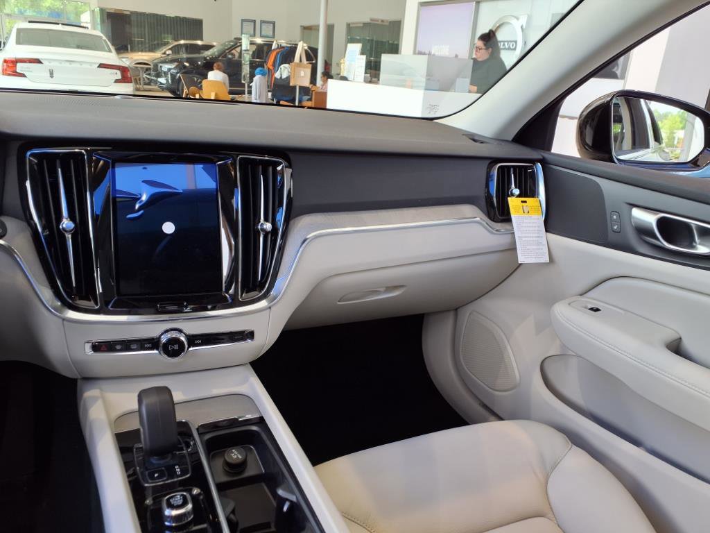 New 2025 Volvo V60 B5 Cross Country Plus w/ Protection Package Premier image 11