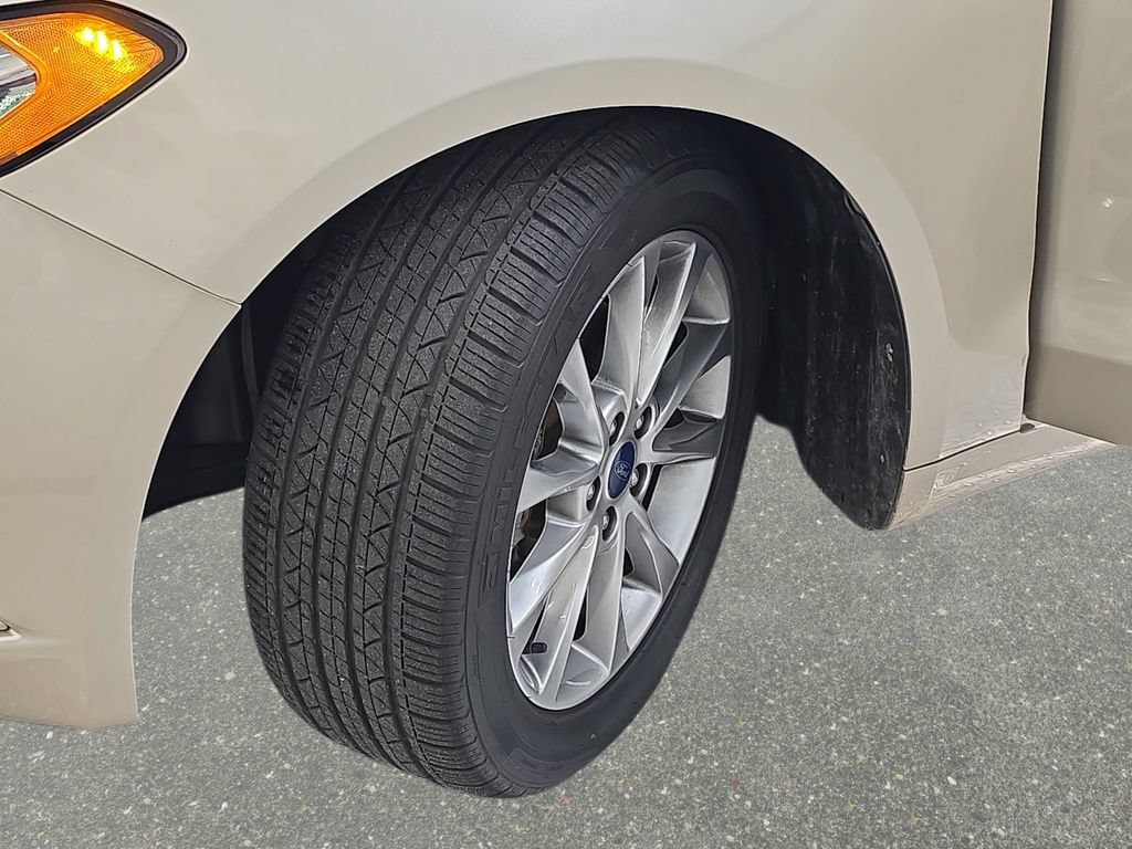 Used 2017 Ford Fusion SE w/ Fusion SE Technology Package FWD image 31