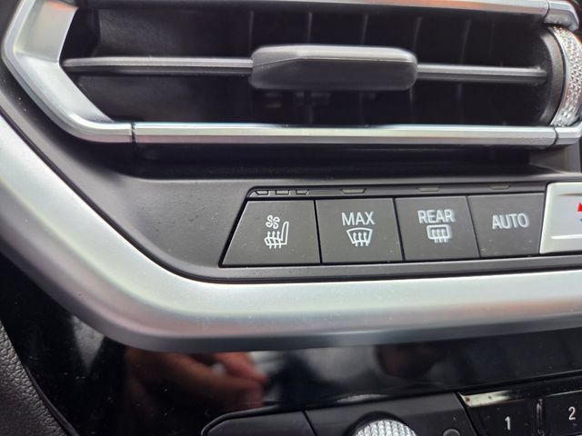 Used 2023 BMW X4 xDrive30i w/ M Sport Package AWD/4WD image 35