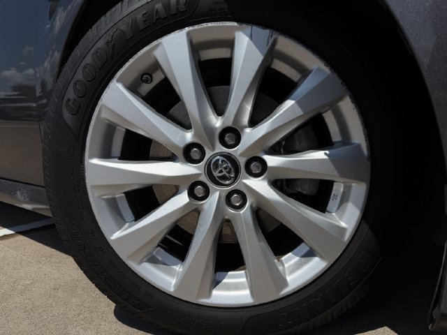 Used 2019 Toyota Camry LE FWD image 9