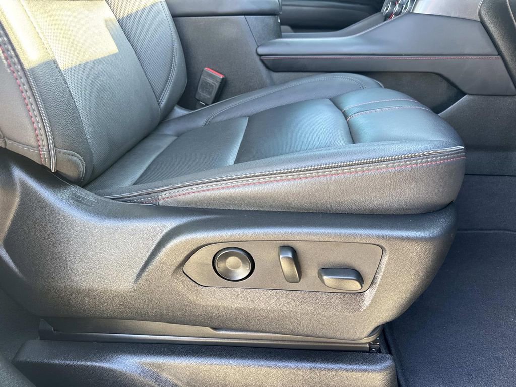 Used 2024 Chevrolet Suburban RST w/ Sport Performance Package image 15
