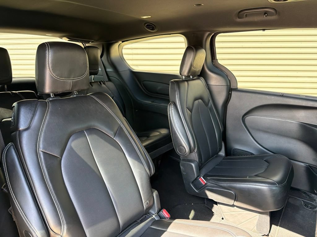 Used 2025 Chrysler Pacifica Select FWD image 14