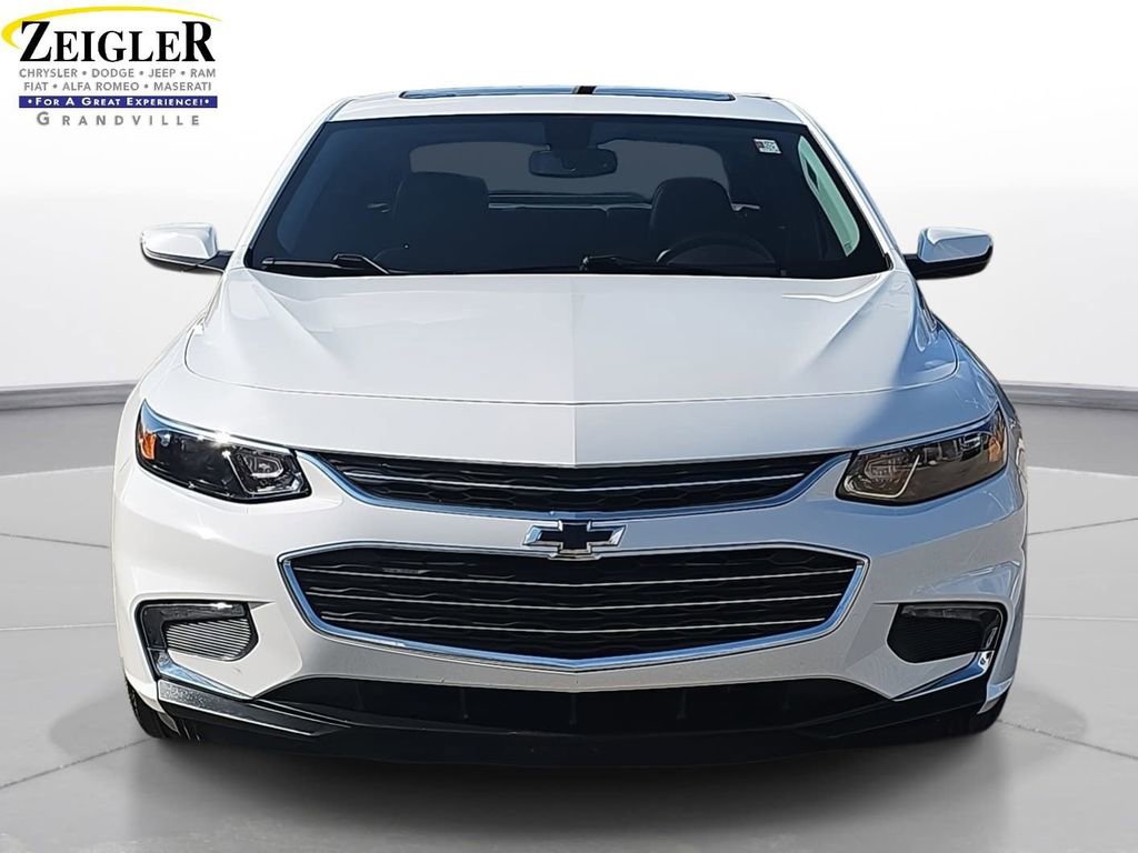 Used 2018 Chevrolet Malibu LT w/ Leather Package image 2