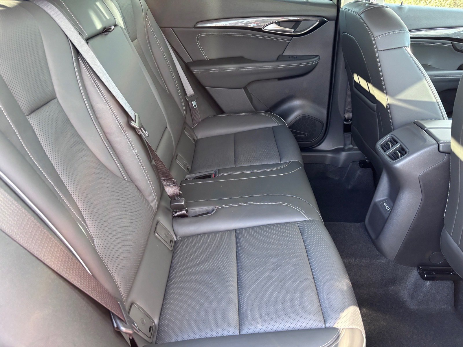 Used 2021 Buick Envision Essence w/ Technology Package I AWD/4WD image 12