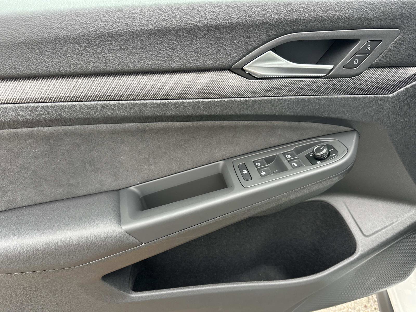 New 2026 Volkswagen GTI SE image 16