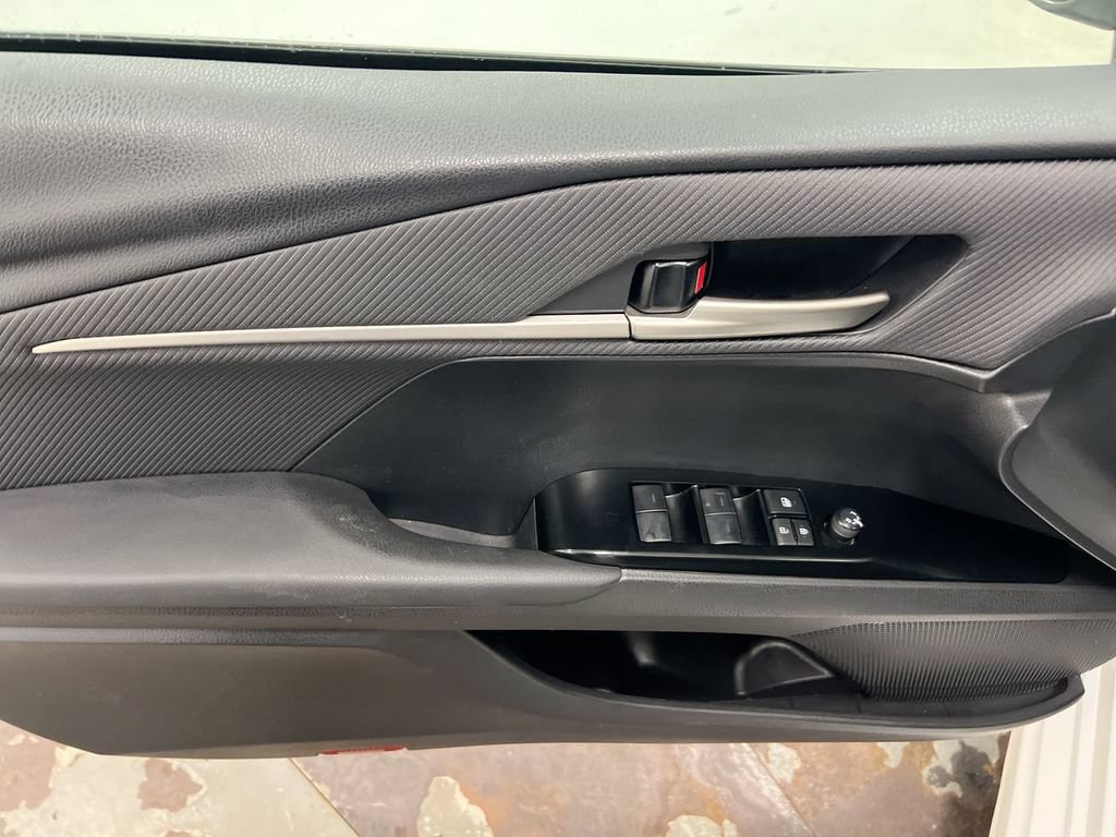 Used 2025 Toyota Camry SE FWD image 21