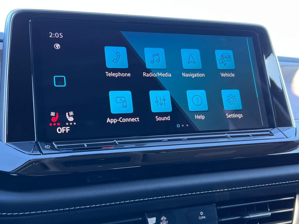 Used 2025 Volkswagen Atlas SE image 23