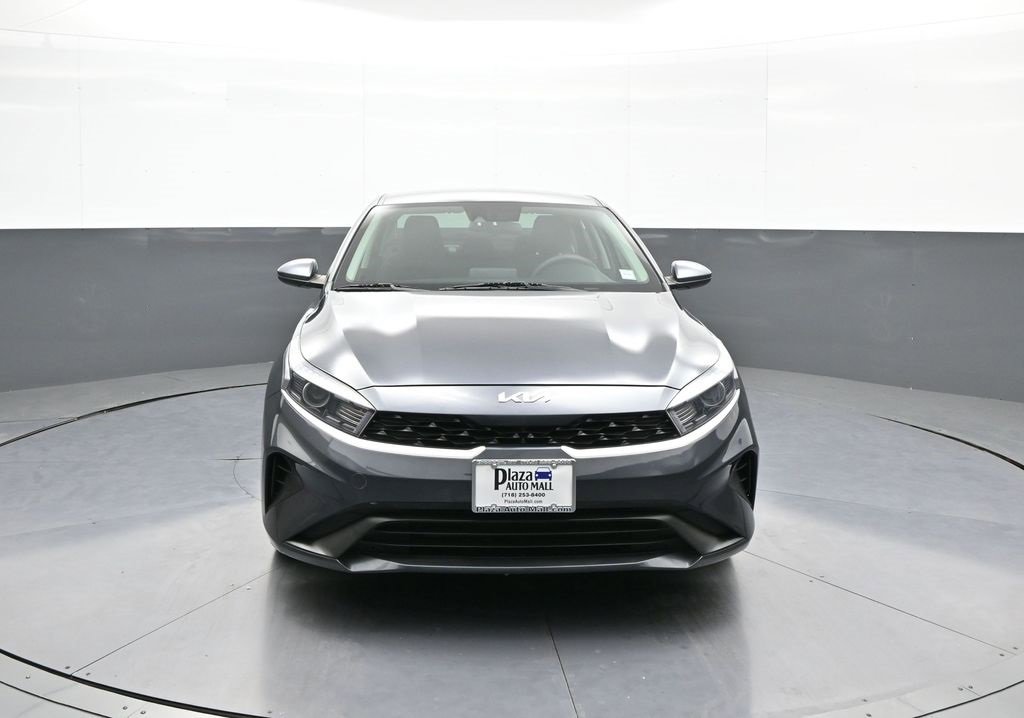Certified 2022 Kia Forte LXS image 2