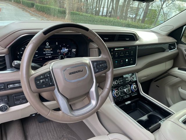 Used 2024 GMC Yukon Denali w/ Advanced Technology Package image 6