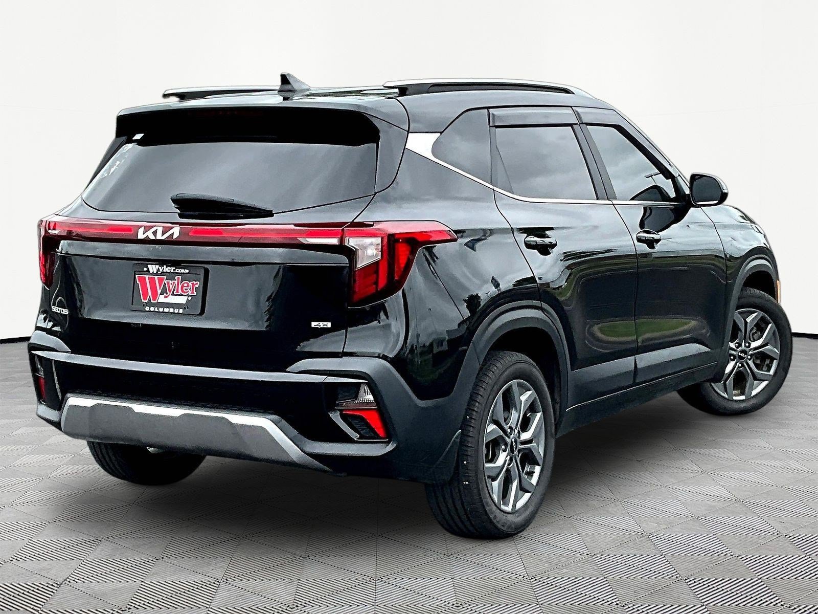 Used 2024 Kia Seltos S AWD/4WD image 6