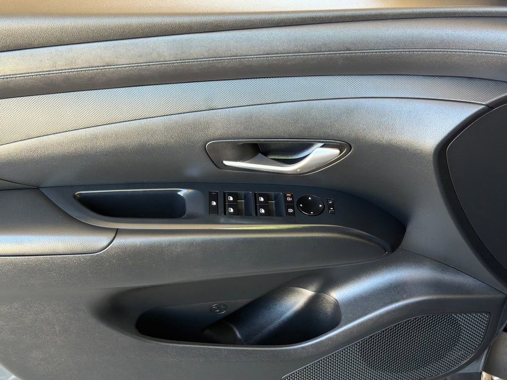 Used 2025 Hyundai Tucson SEL FWD image 3