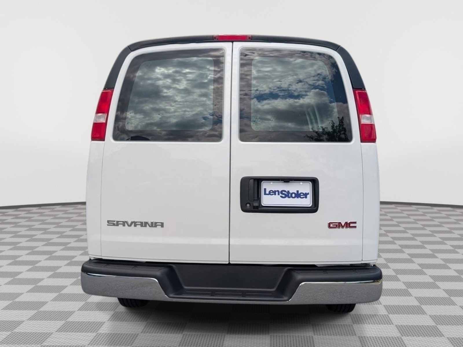 Used 2025 GMC Savana 2500 w/ Driver Convenience Package RWD image 4