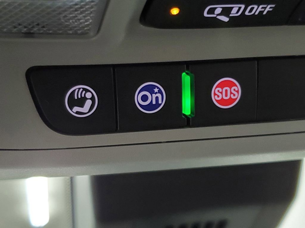 Used 2021 Chevrolet Equinox LT image 18