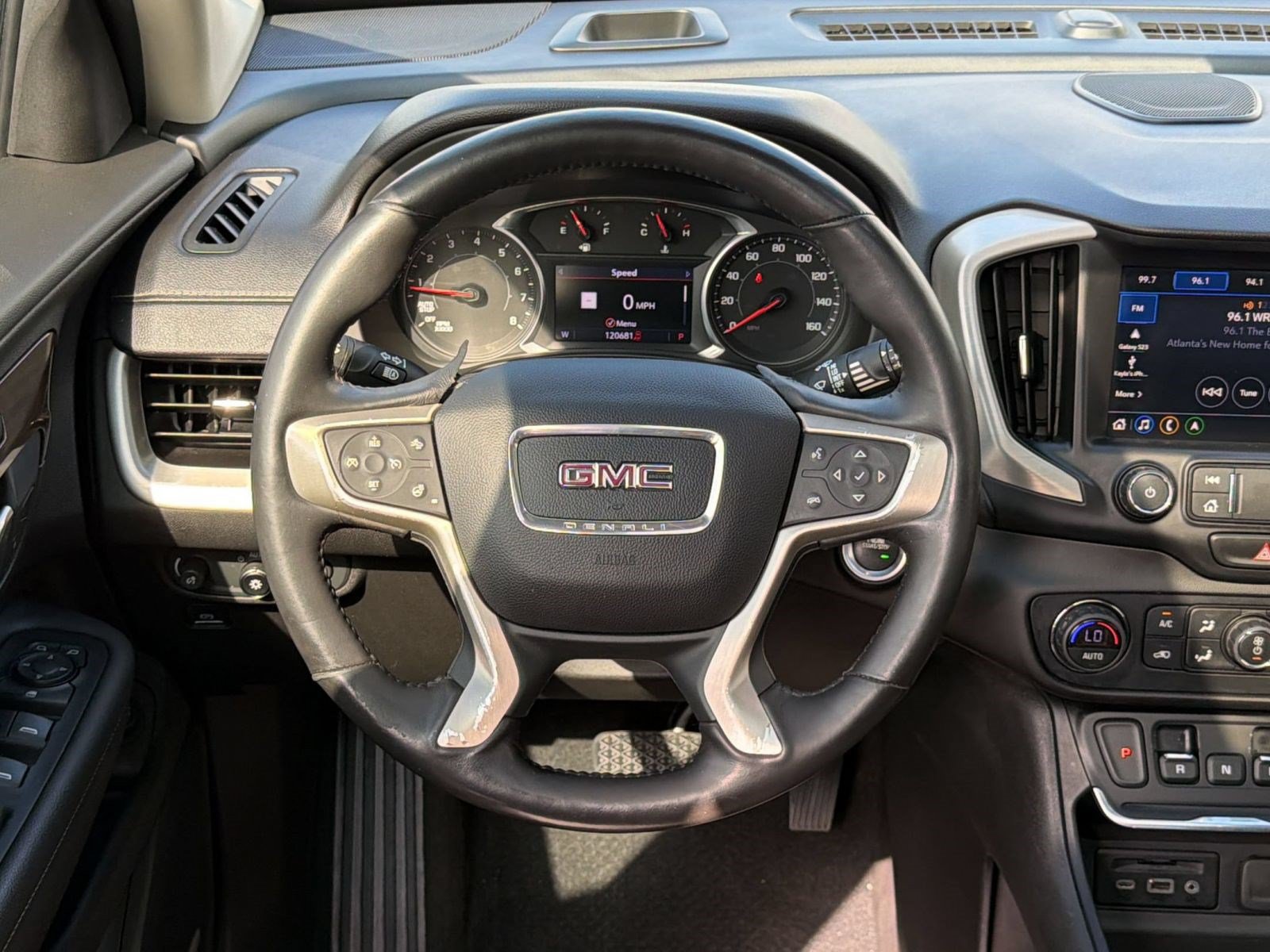 Used 2019 GMC Terrain Denali w/ Advanced Safety Package FWD image 11