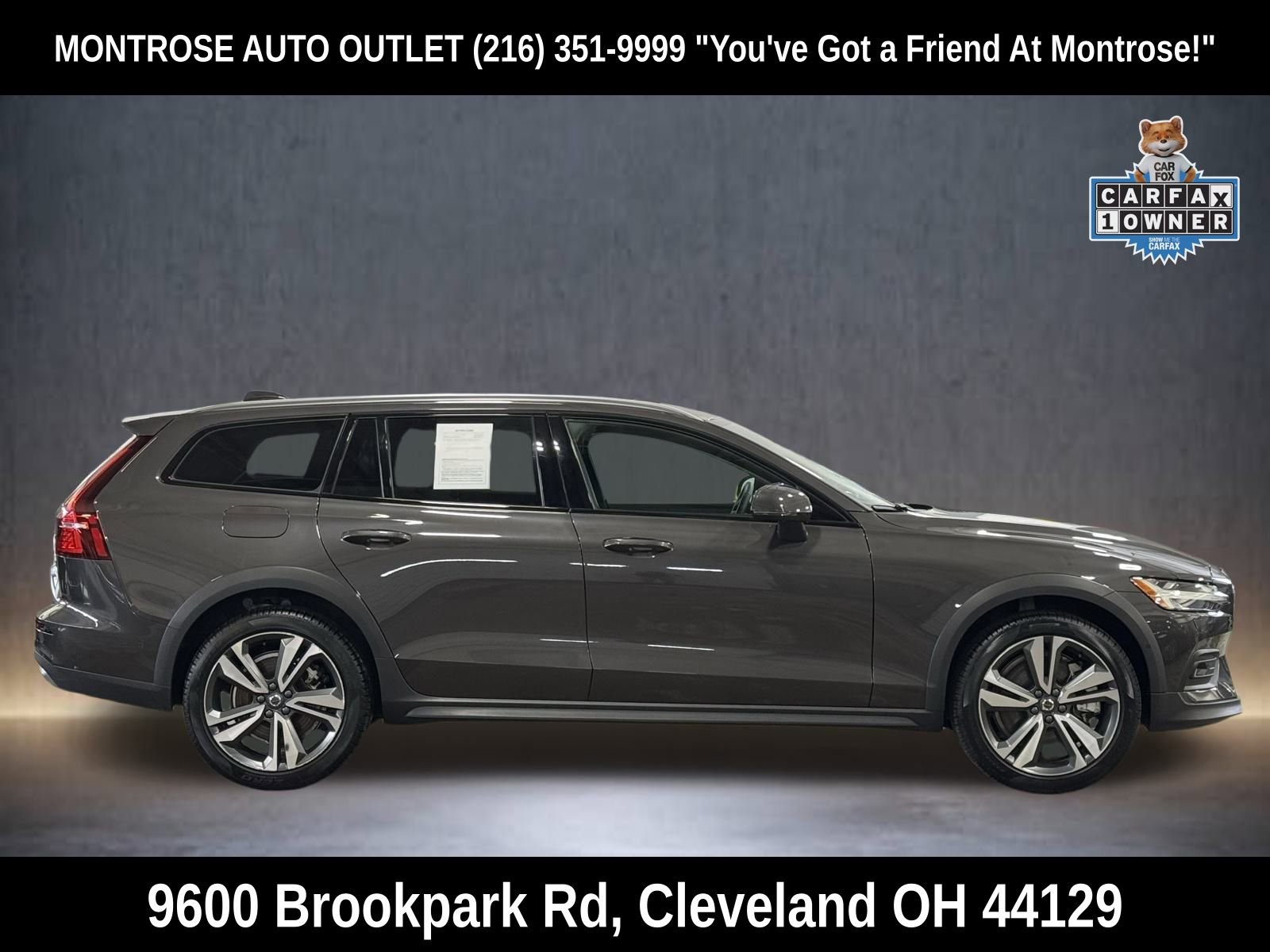 Used 2025 Volvo V60 B5 Cross Country Plus image 3