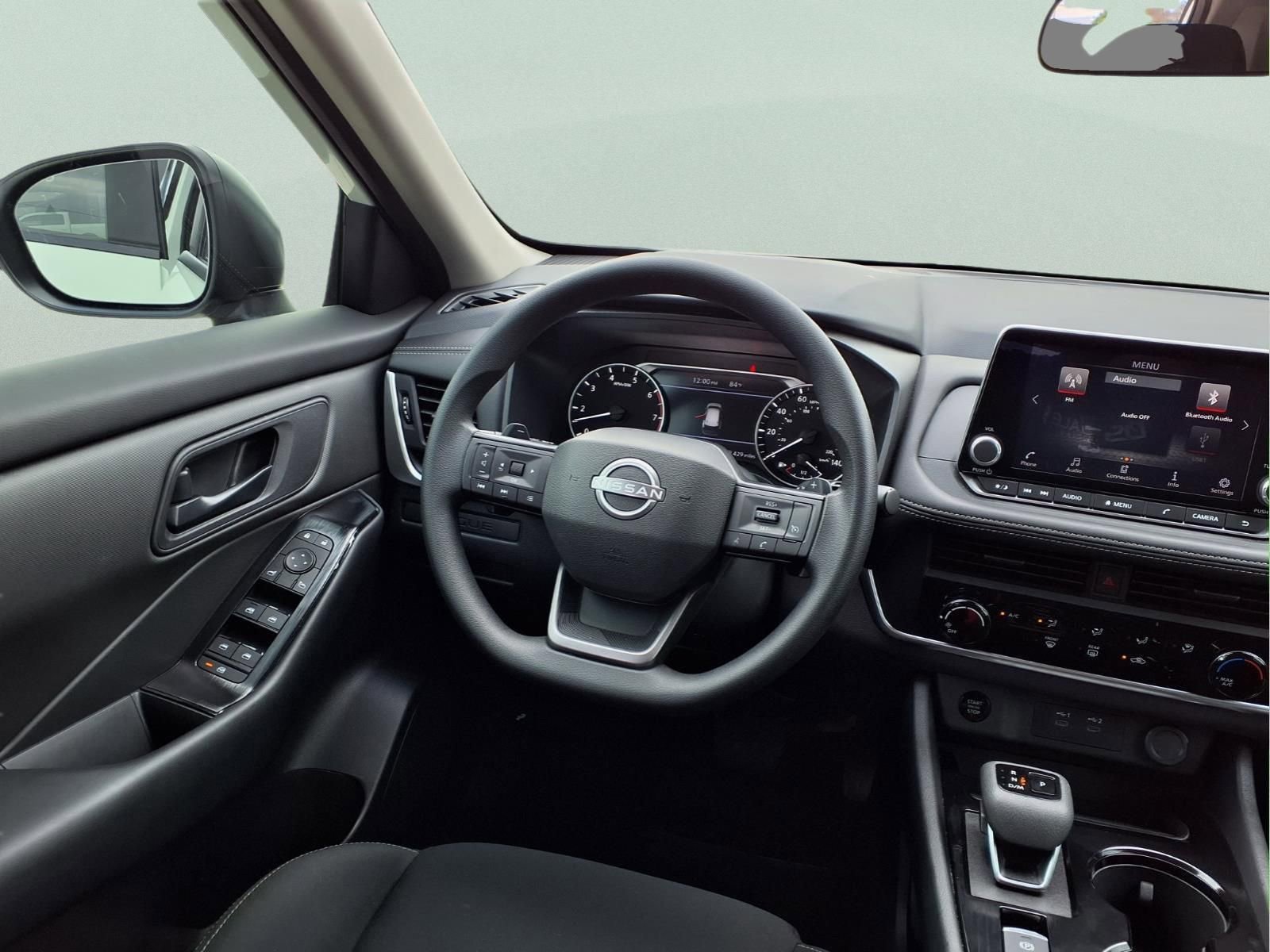 Used 2025 Nissan Rogue S image 14
