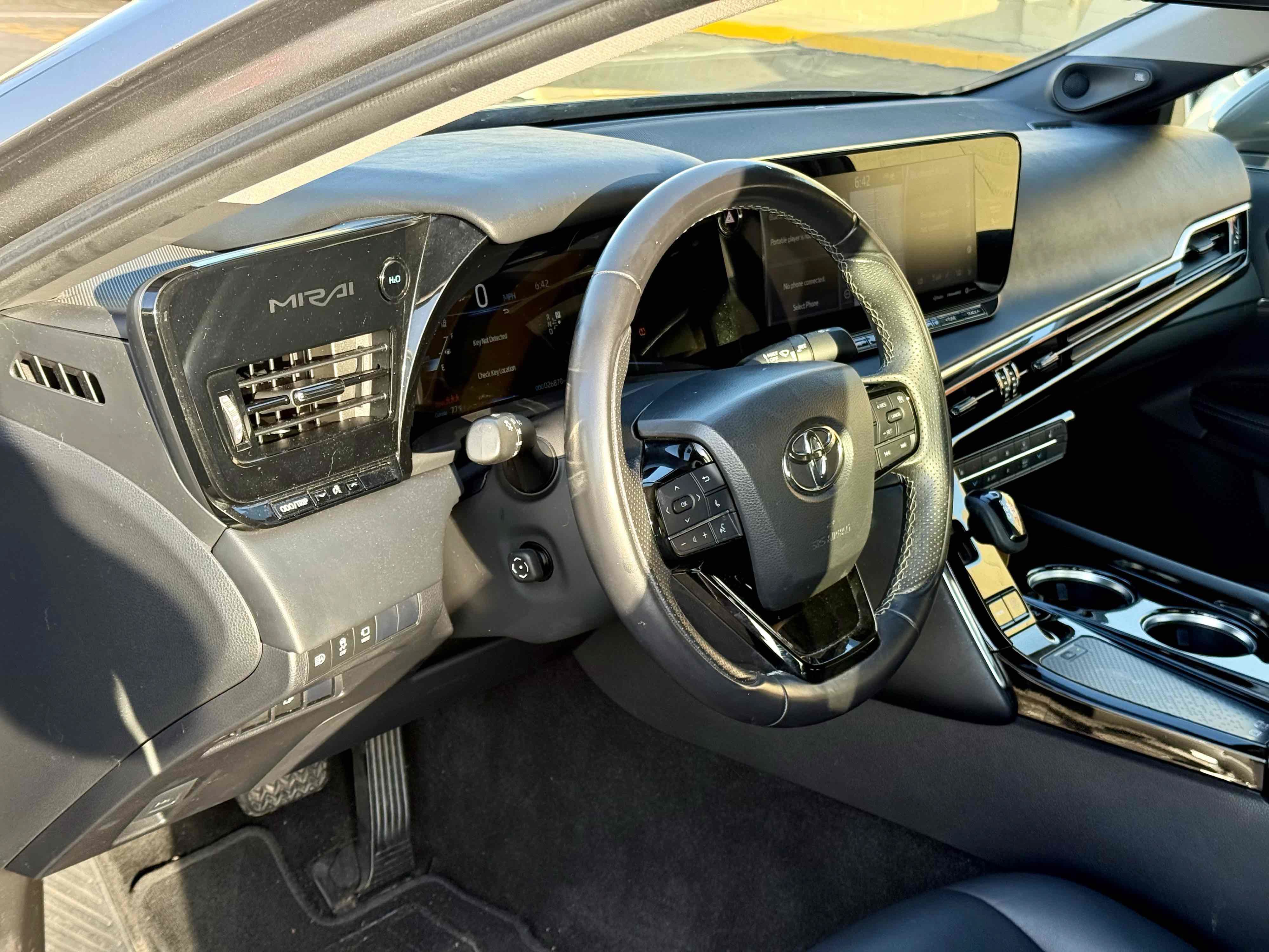 Used 2021 Toyota Mirai w/ Advanced Technology Package RWD image 16