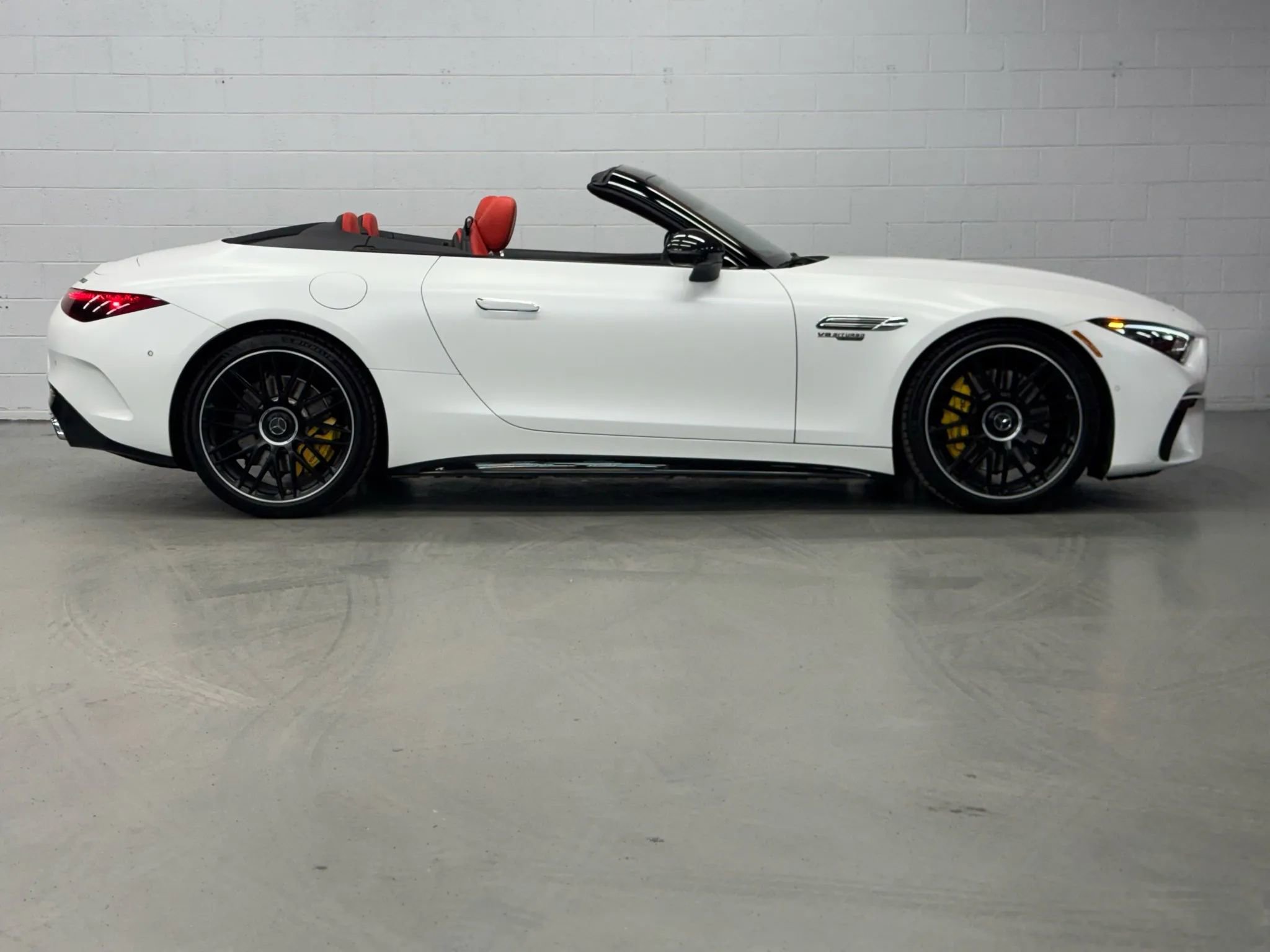 Used 2022 Mercedes-Benz SL 63 AMG SL 63 Touring Roadster 2D image 19