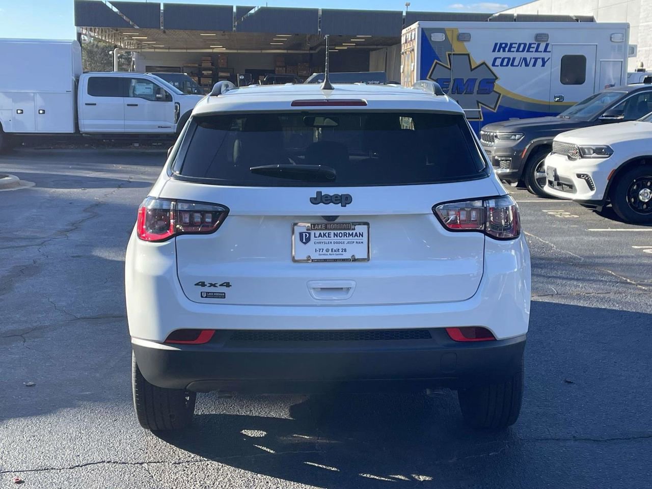 New 2026 Jeep Compass Latitude AWD/4WD image 8