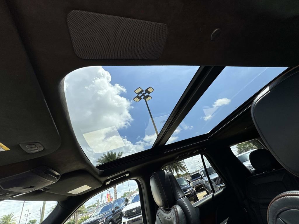 Certified 2023 Lincoln Navigator Black Label image 29