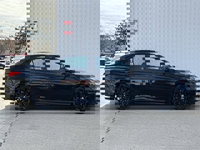 Used 2025 Toyota Camry SE image 3