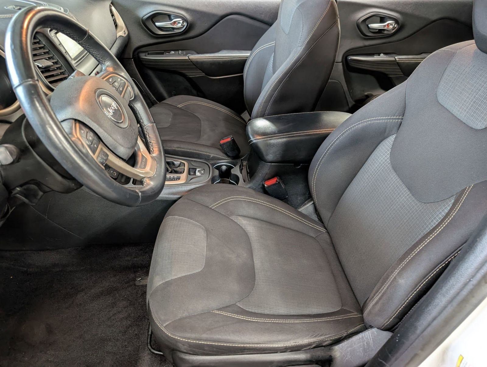 Used 2016 Jeep Cherokee Latitude image 5