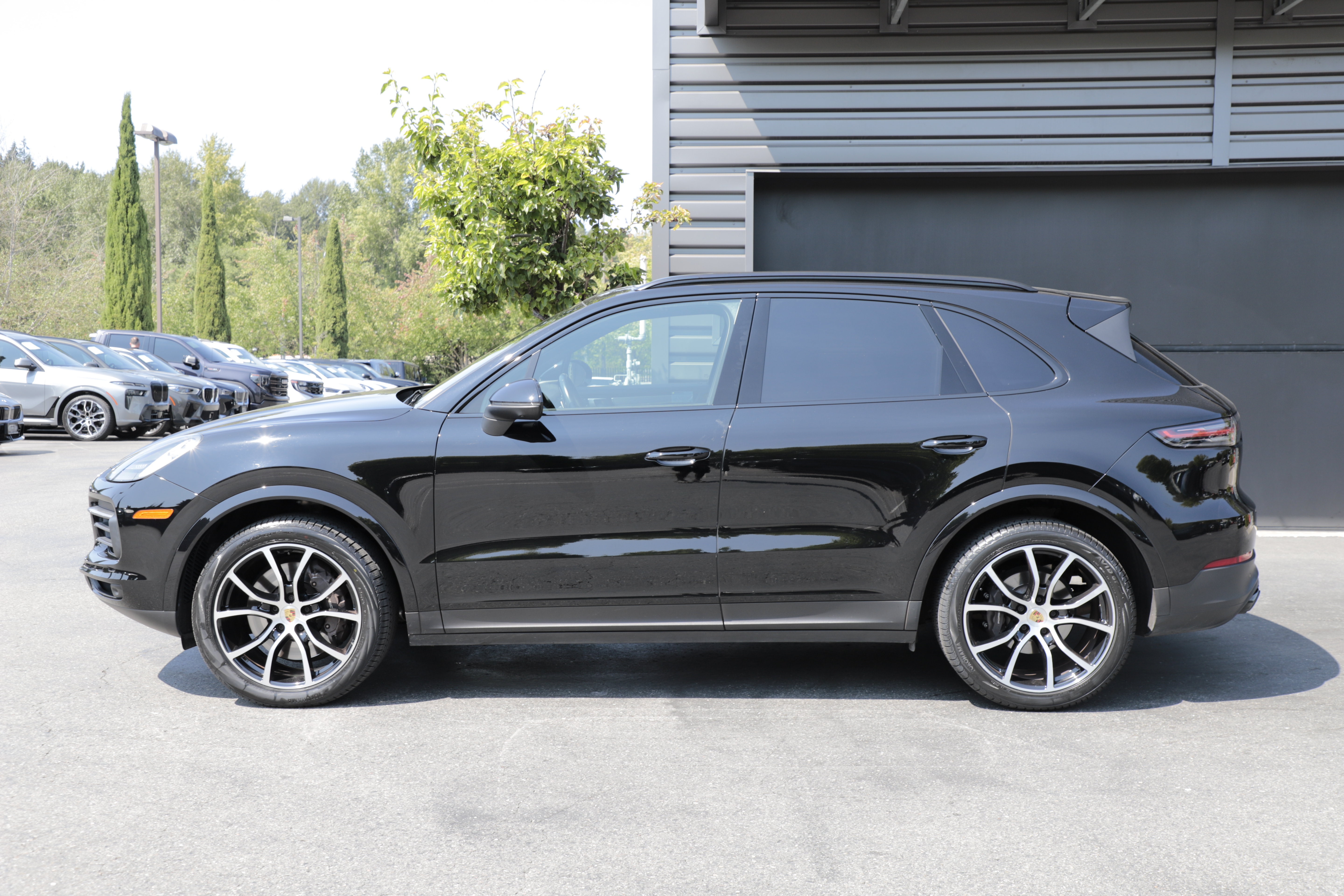 Used 2023 Porsche Cayenne Platinum Edition AWD/4WD image 7