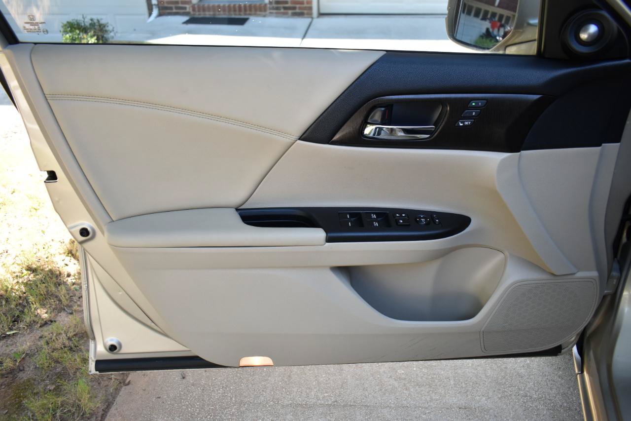 Used 2015 Honda Accord EX-L image 37