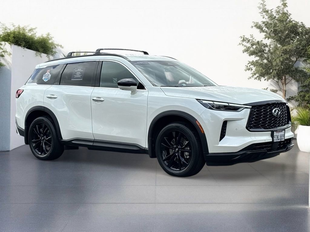 Certified 2025 INFINITI QX60 Luxe w/ Black Edition image 1