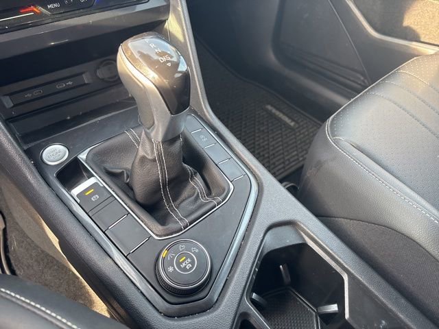 Used 2022 Volkswagen Tiguan SE image 19