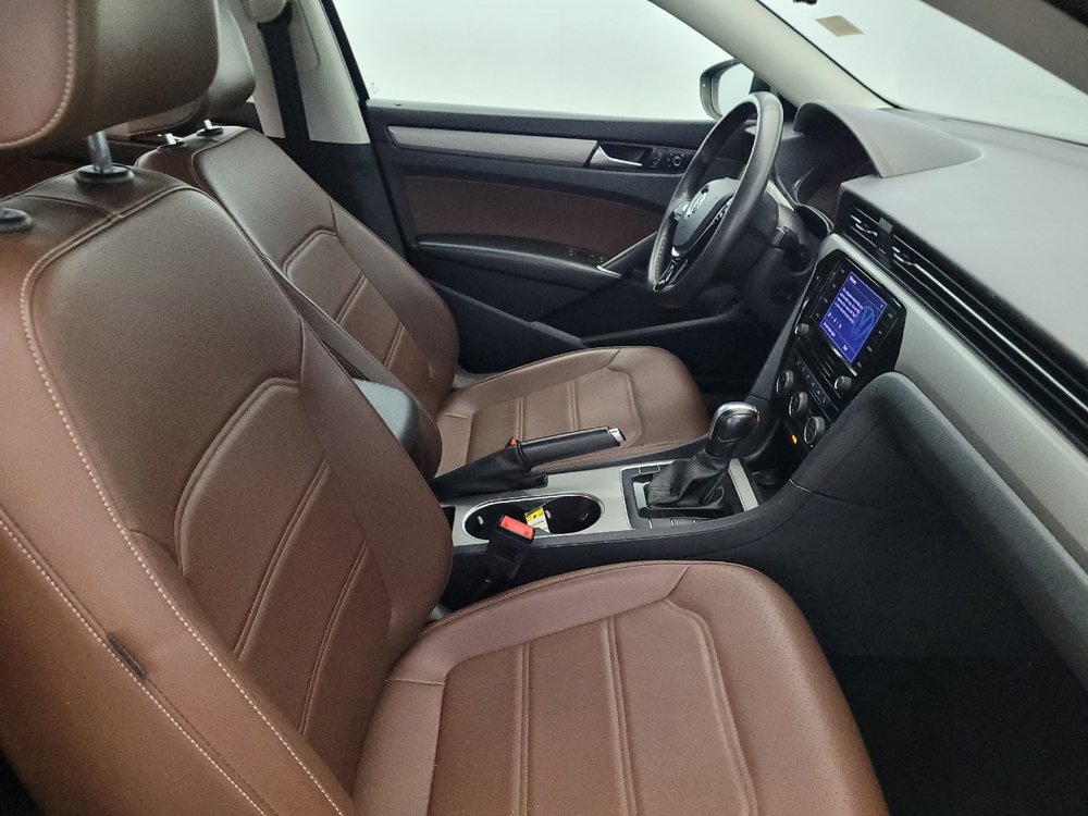 Used 2022 Volkswagen Passat 2.0T SE image 21