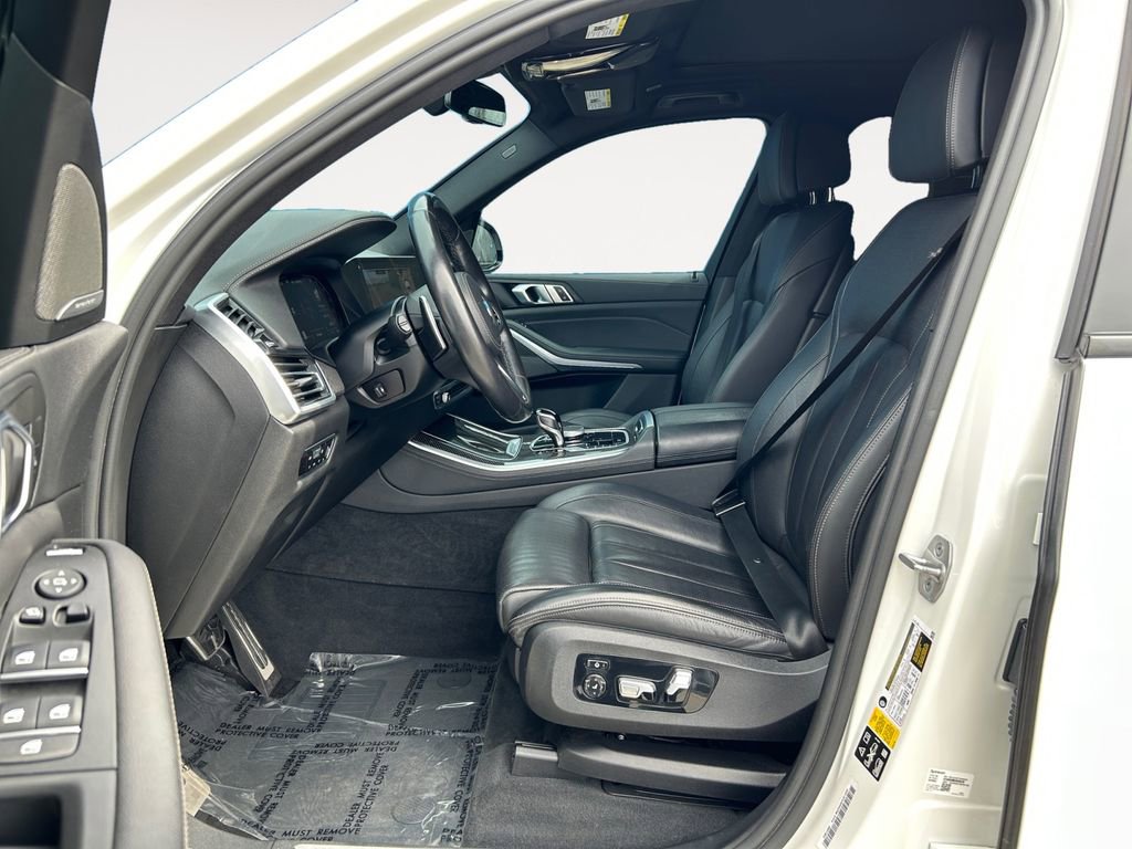 Used 2022 BMW X5 M50i w/ Premium Package image 15