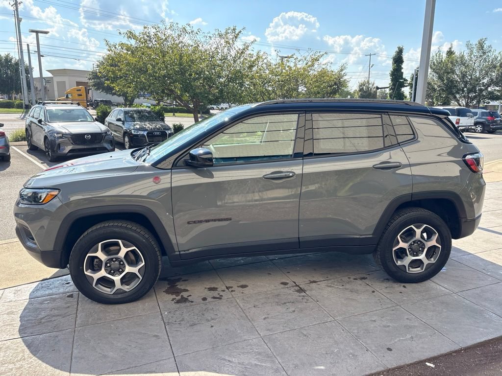 Used 2022 Jeep Compass Trailhawk w/ Sun and Sound Group AWD/4WD image 7